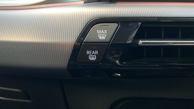 BMW 2 Series 225e xDrive Luxury 5dr DCT Hatchback